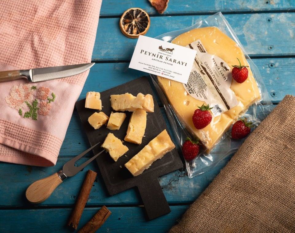 Gravyer Peyniri 2 Yıllık 1 KG